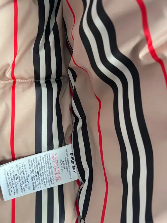 Kid's burberry london winter jacket  in Kids & Youth in Markham / York Region - Image 7