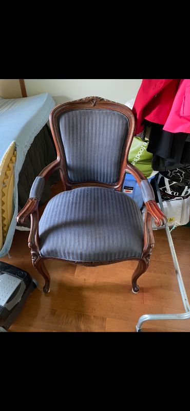 Formal Armchair -$200 in Chairs & Recliners in Markham / York Region - Image 3