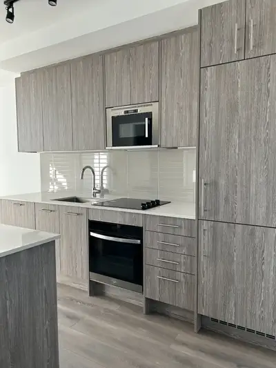 This brand-new condo build, 1 bedroom + den features 600 sq ft of living space with balcony, and inc...
