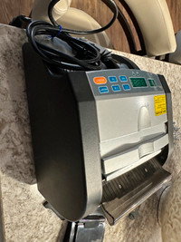 Royal Sovereign RBC 1200 CASH Counting Machine