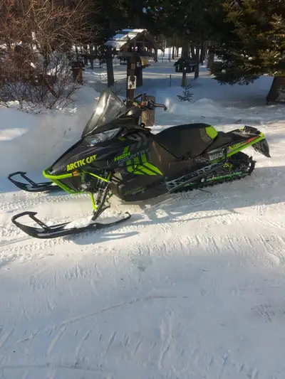 Arctic cat high country 141 Xf8000 2017 km8000