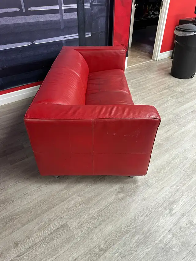 Red Leather Loveseat/Sofa520776624375091202