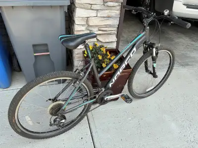 Like new, Norco Storm 6.3 Forma. SR Suntour 17”. This Bike is in great shape just outgrown $500 new....
