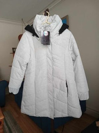 Manteau d'hiver NEUF pour femme en polyester  (L) avec capuchon