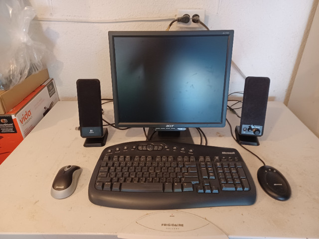 Computer accessories in Monitors in Markham / York Region