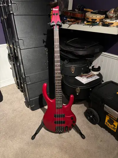 Plays great. Active pickups.