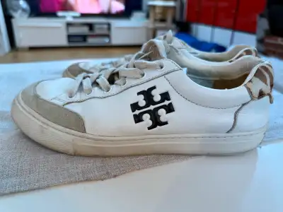 Tory Burch Women’s Monogram Leopard Back Sneakers Size 8, View more