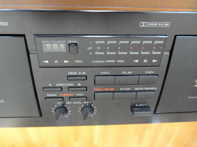 Yamaha KX-W282 Auto Reverse Stereo Double Cassette tape deck in Stereo Systems & Home Theatre in Markham / York Region - Image 4