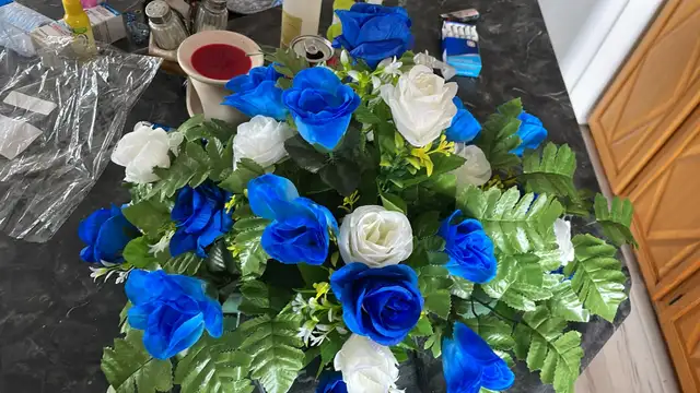 flowers arrangements fleural cemetery center peace in Hobbies & Crafts in Bathurst - Image 11