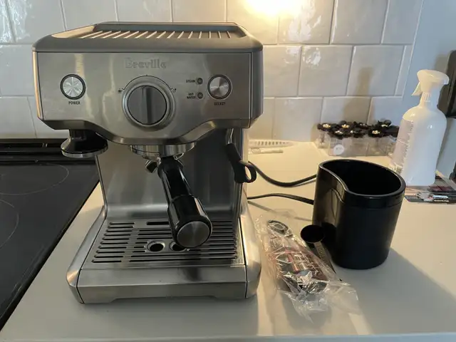 ☕ Breville Espresso Machine  in Coffee Makers in Ottawa - Image 4