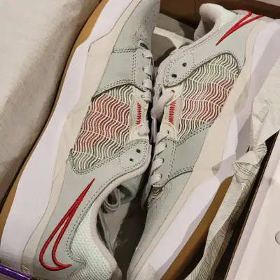 NIKE SB ISHOD WAIR PREMIUM Skate shoes mens 8.5, View more