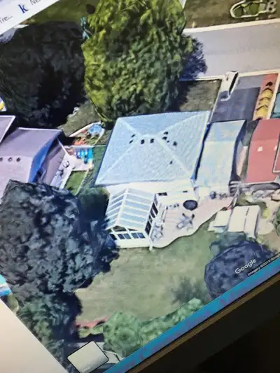 Legal licensed basement for rent, near Shoppers World area. Very good residential area, surrounded b...