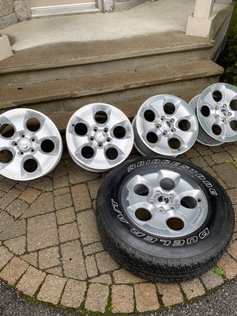 Mags Jeep 18 pouces ( 5 mags) dans Pneus et jantes  à Laval/Rive Nord