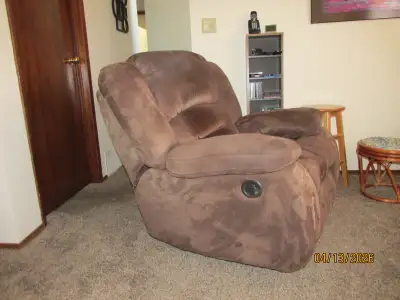 Swivel Rocker. Recliner for sale, View more