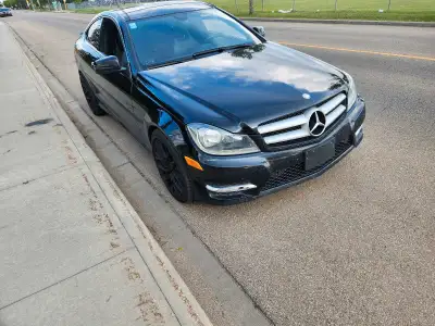 Fully loaded, Heated leather seats, Panoramic Sunroof, Tinted Windows, Dual Zone Climate Control, Bl...