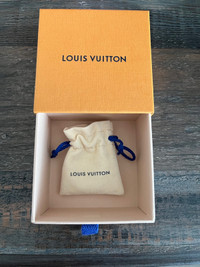 Louis Vuitton necklace 
