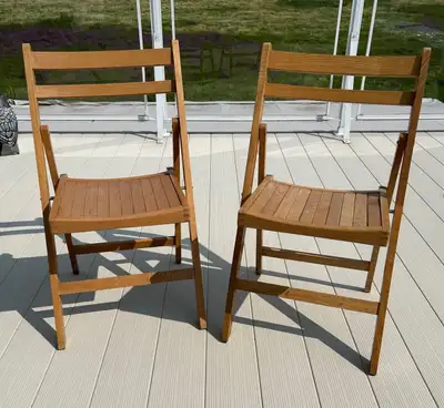 2 chaises pliantes en bois, View more