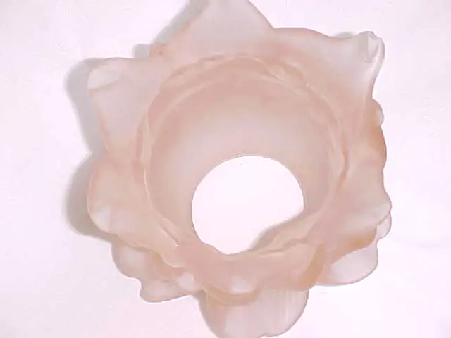 MEYDA STYLE FLOWER PETAL GLASS LAMP SHADE in Indoor Lighting & Fans in Calgary - Image 3