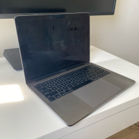 2017 MacBook Pro (Space Grey) • Intel i5 • 256 GB