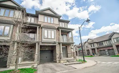3BR Townhouse in Lakeshore (Hamilton)