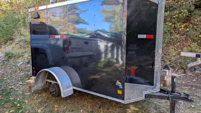 2020 English Trailer This is an excellent trailer. Upgraded the axle to 3,500lb. Installed Dexter el...