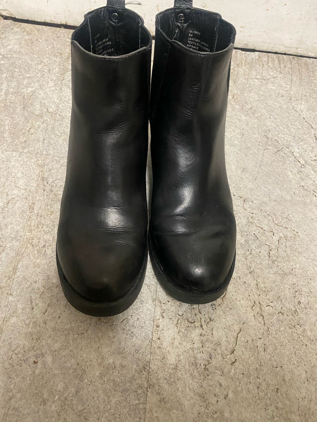 Winter boots size 8 ladies in Women's - Shoes in City of Halifax