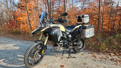 BMW F800 GS Adventure 2014 Couleur sable mat. 61 000 km. Aucun accident. État parfait. Entretenue ch...
