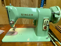 1954 Singer Sewing Machine, Straight Stitch and Reverse, 185J