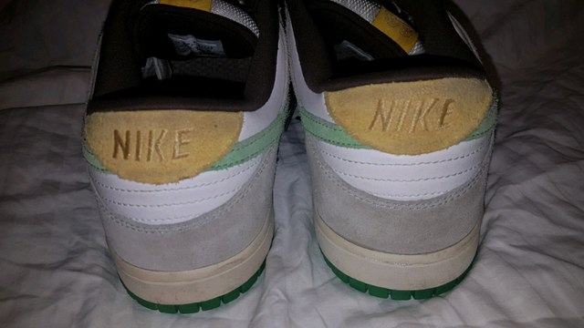 NIKE DUNK LOW 6.0 SHOES MENS SIZE 13 RARE COLOUR in Men's Shoes in Barrie - Image 4