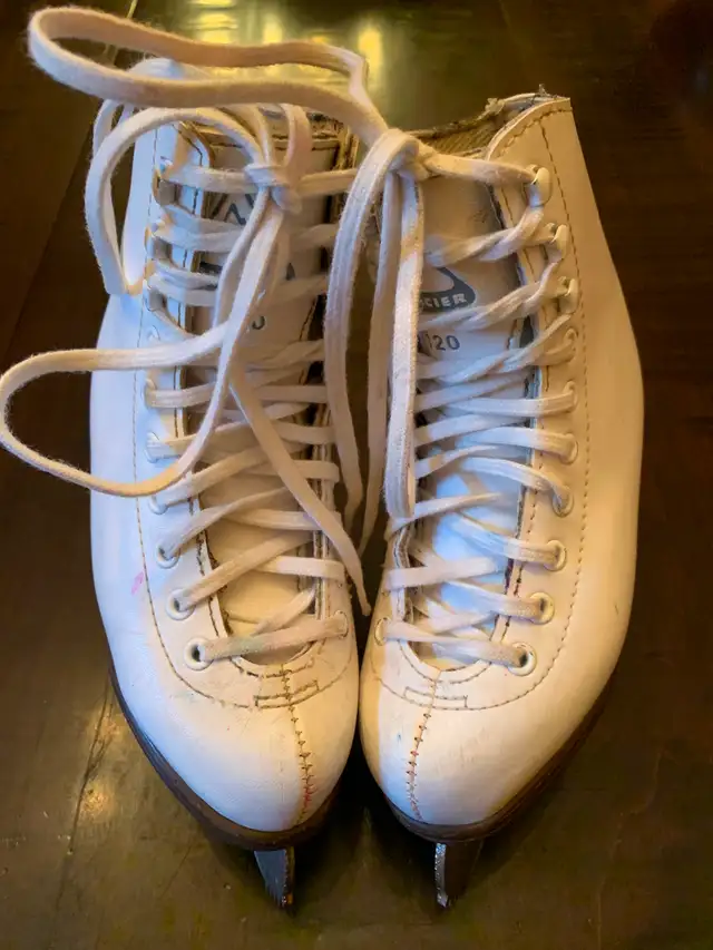 Jackson Glacier 120 Figure Skates – Youth Size 12 – $30 in Skates & Blades in Calgary - Image 4