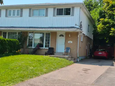 5 Beds 2 Baths House for rent