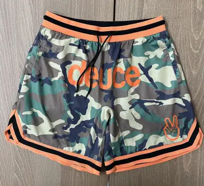 Deuce, Men's size medium Camo Shorts, like new, View more