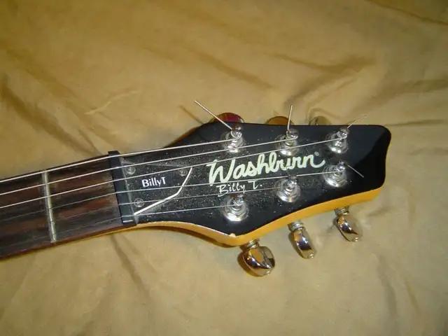 Guitars, Amps  and Stand - Hasbro Fender Epiphone Washburn in Amps & Pedals in City of Toronto - Image 10