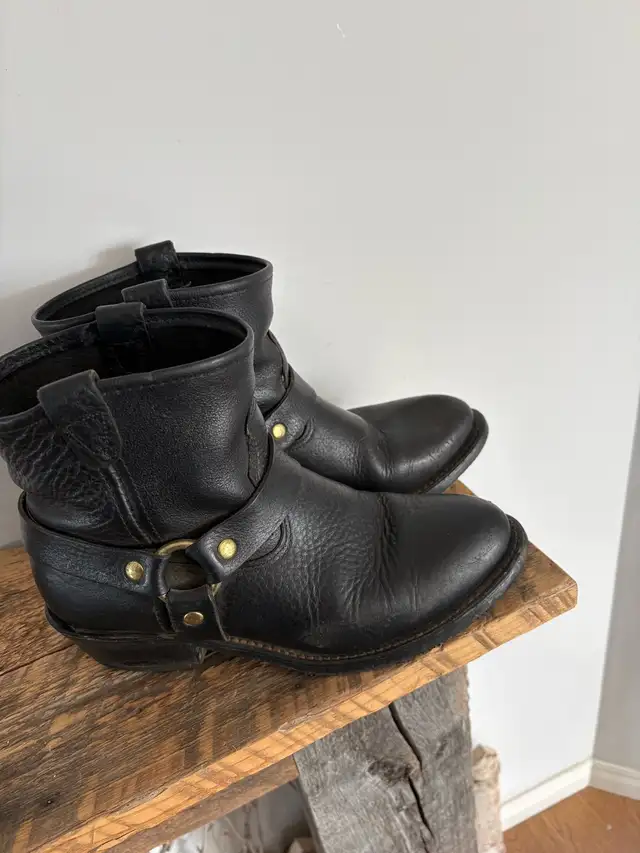 Ladies Double H Harness Black Leather Boots. 8 1/2 Shorter Style