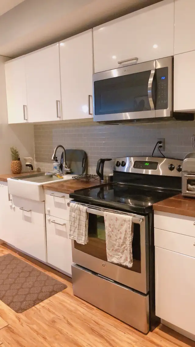 North york clean female house Private unit(Furnished)