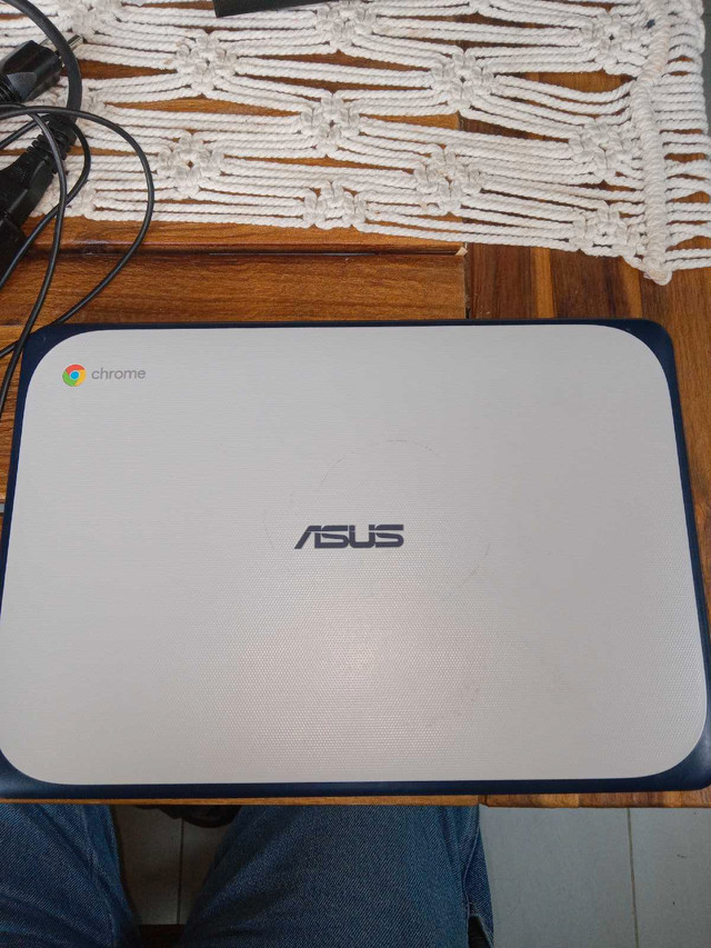 ASUS Chromebook in Laptops in Ottawa - Image 2