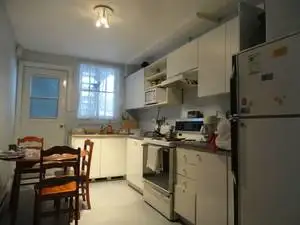 Chambre meublée tout inclus pour étudiant ou stagier in Room Rentals & Roommates in City of Montréal - Image 4