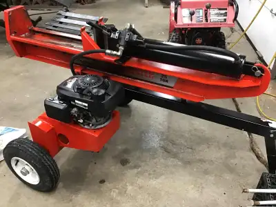 25 Ton Speeco Split Master wood splitter, super clean works great, towable, horizontal, and vertical...