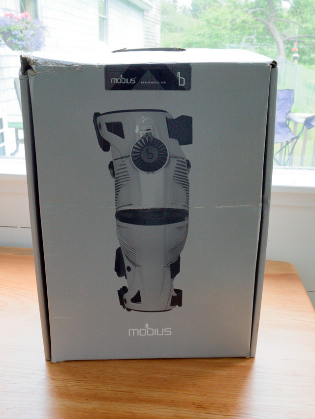 Mobius X8 Motocross Dirt Bike Offroad Knee Braces in Dirt Bikes & Motocross in City of Halifax - Image 4