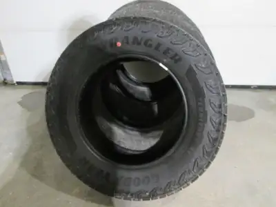 M+S 265/65R18 Low km tires. Removed from 2024 GMC Canyon.