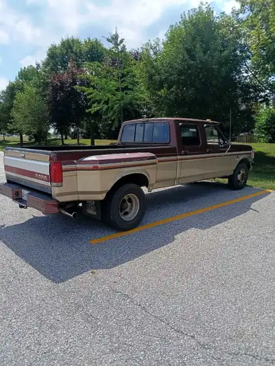 1989 Ford F350 179,000 ORIGINAL KMS Power Windows,Power Locks, BIG BLOCK 460 MOTOR Original Interior...