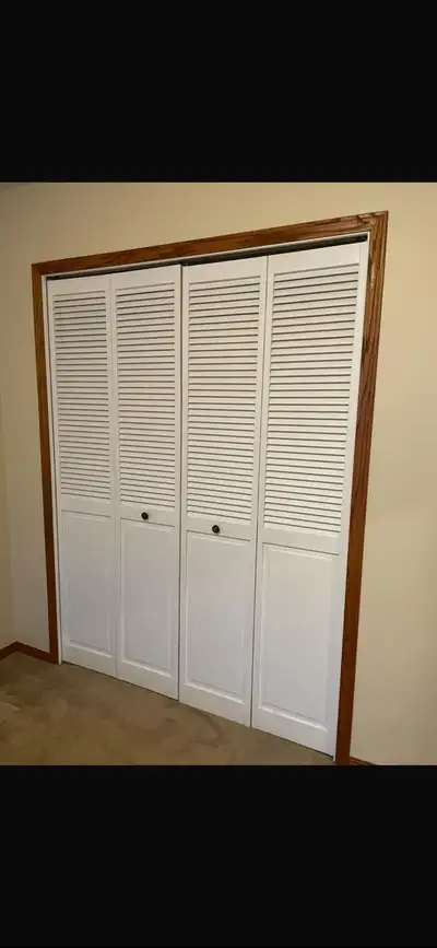 Fully furnished room in executive styled home. All utilities included 50 inch TV, high speed interne...