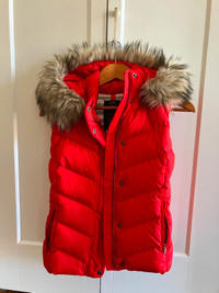 Gap hooded puffer vest, size XS