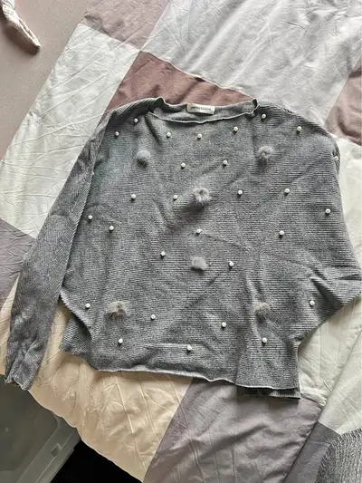 Fancy sweater with faux pearls and fur, Medium, View more