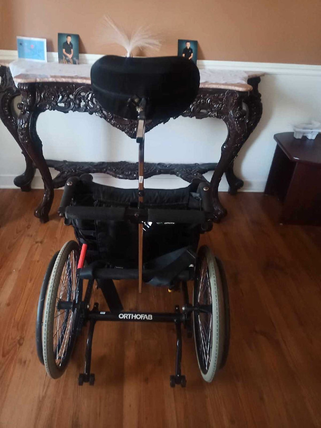 Chaise roulante Prima dans Santé et besoins spéciaux  à Saint-Hyacinthe - Image 4