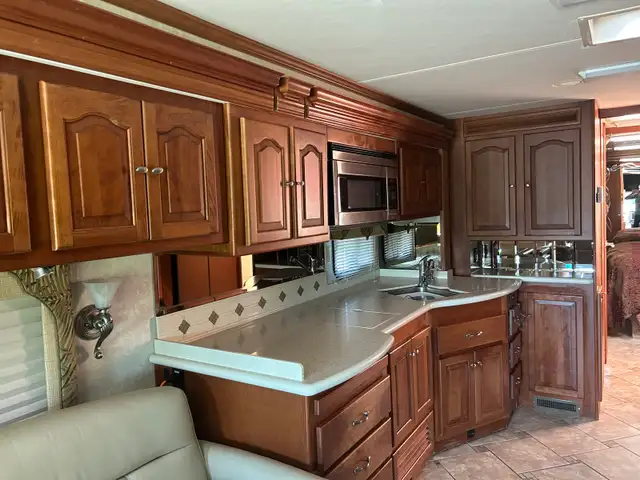 DIESEL 2005 TIFFIN ALLEGRO BUS MOTORHOME in RVs & Motorhomes in Delta/Surrey/Langley - Image 7