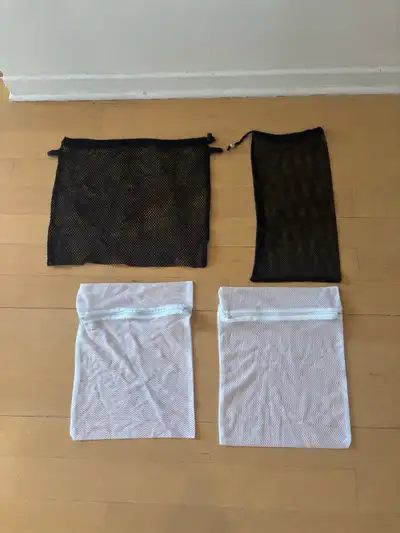 4 Mesh Laundry Bags for  Delicate Garments -  4 Sacs à Linge, View more