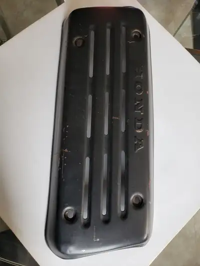 Heat shield for both 250 and 350 CL Honda. This is correct for 1968 - 69 (K0 version, of the CL 350...