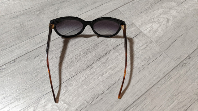 Authentic Women's Burberry Sunglasses & Fendi Case in Women's - Other in City of Toronto - Image 4