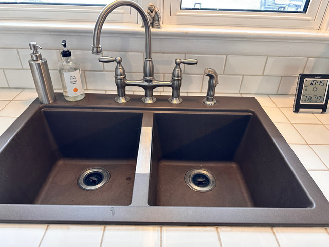  Granite sink  and brushed nickel tops and sprayer  in Plumbing, Sinks, Toilets & Showers in Chatham-Kent - Image 3